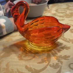 vintage Viking Art Glass swan, likely produced in the 1960s or 1970s