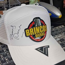 Brincos Dieras Original,  and  signed hat. New .