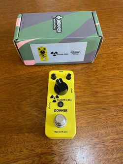 Donner Yellow Fall delay pedal