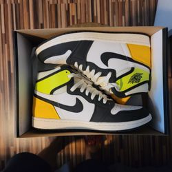 Jordan 1 Volt Gold Great Cond. Sz 8 $225