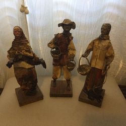 3 Figurines