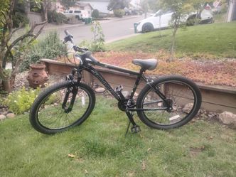 Schwinn SIDEWINDER Mountain 21 speed Bike 26” very New