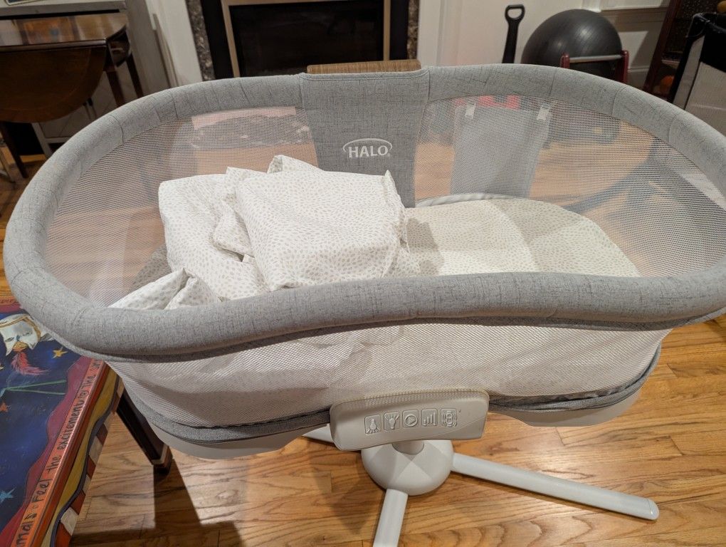 Halo Bassinest Swivel Sleeper 