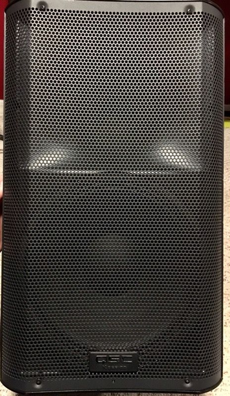 ***DROPPED PRICE*** QSC K12 / like new $550