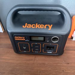 Jackery Explorer 240