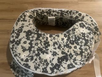 Nursing pillow