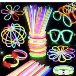 BUDI 467Pcs Glow Sticks Party Favors for Kids Adults Glow in the Dark Party Supplies 4th of July Accessories Neon Decors 200 GlowSticks Bulk 8 Colors 