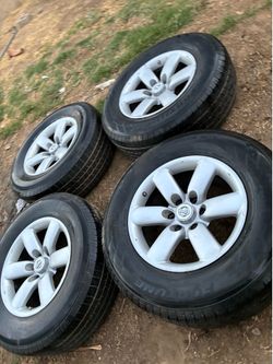 Full set Nissan tundra size 18 rims