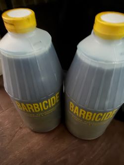 Barbicide Disinfectant Solution – 2 Bottles