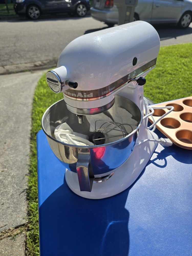 Kitchenaid Mixer.