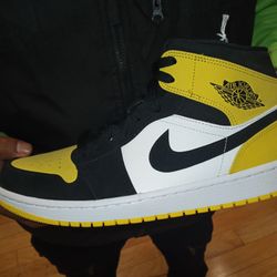 Jordan 1 Yellow Toe Mid