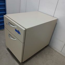 Metal File Cabinet On Casters In Good Condition 