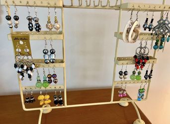 Large Selection Of Brand New Earrings And Display