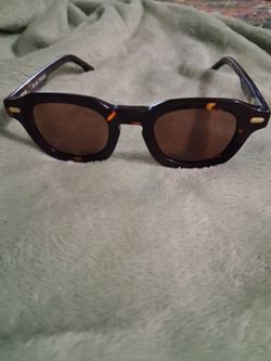 Kiaura neutra Havana tortoise shell sunglasses