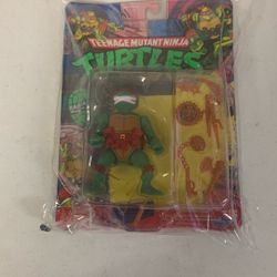 Teenage Mutant Ninja Turtles, Classic 4” Turtles Figure.                  Sol