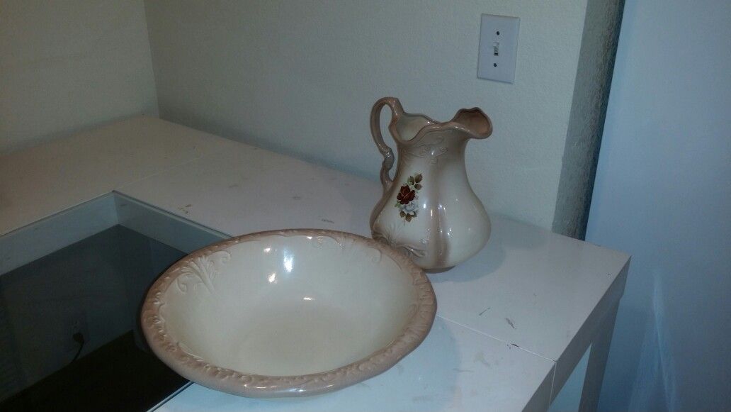 Vintage 1890's ironstone england washbowl and pitcher