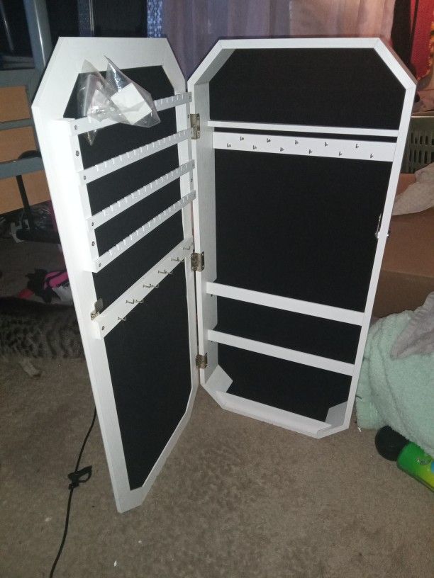 Jewelry Mirror