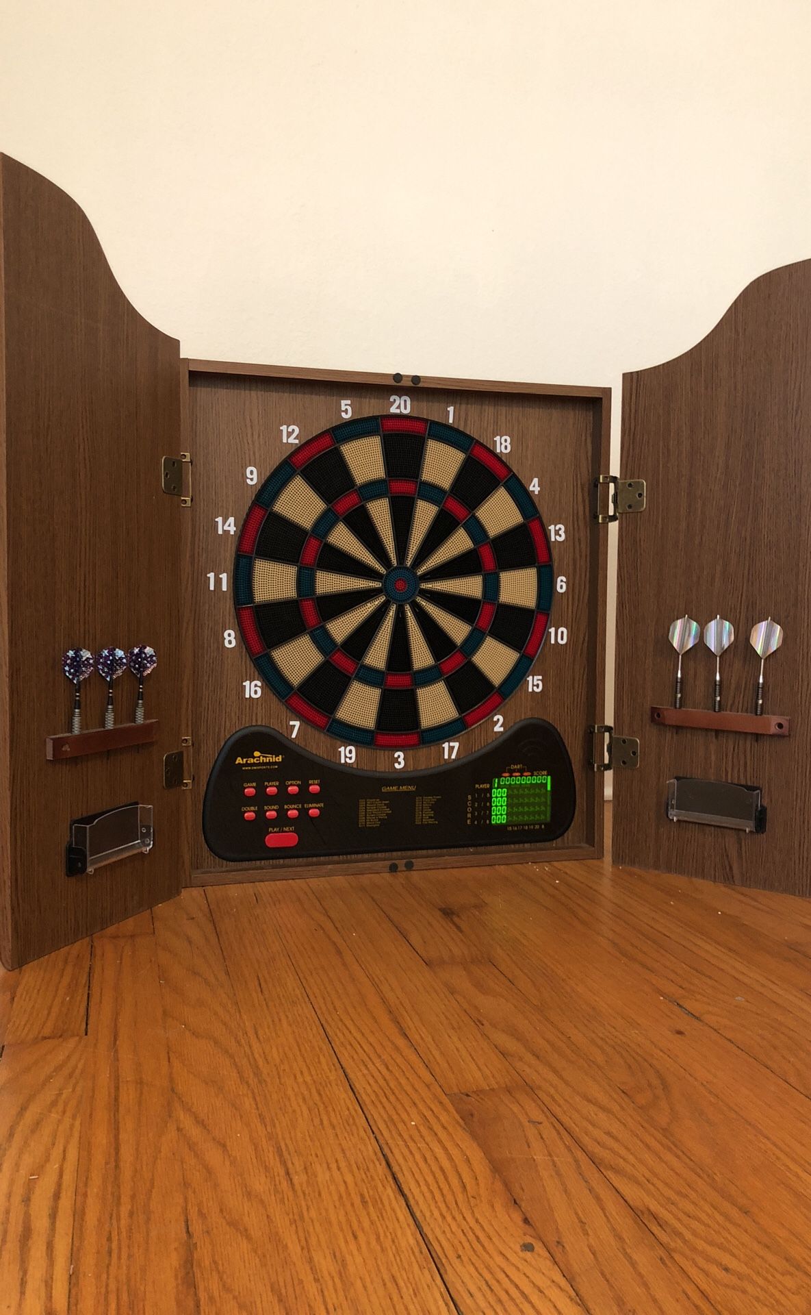 Electronic darts board