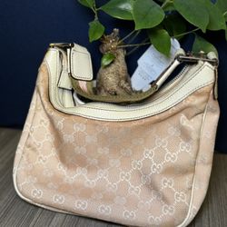 Gucci GG canvas shoulder bag