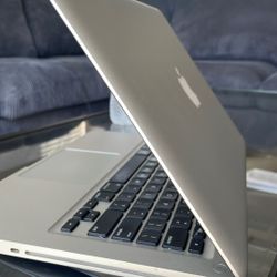 MacBook Pro 2012 13 Inch Great Condition 