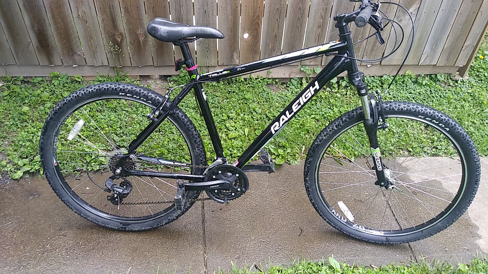RALEIGH. ***TALUS-2***Bought New Price Is $390.00 dollars***IT COULD BE YOURS TODAY FOR THE LOW PRICE OF $150.00 dollars. O.B.O