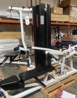 LIFE FITNESS  FIT3 MultiGym Total Body Workout Commercial Grade W Warranty 
