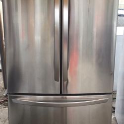 LG French Door Refrigerator (Counter Depth )