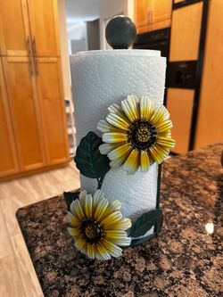Metal Sunflower Paper Towel Holder