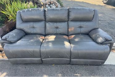 Free reclining sofa