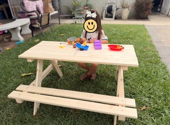 Kid picnic bench