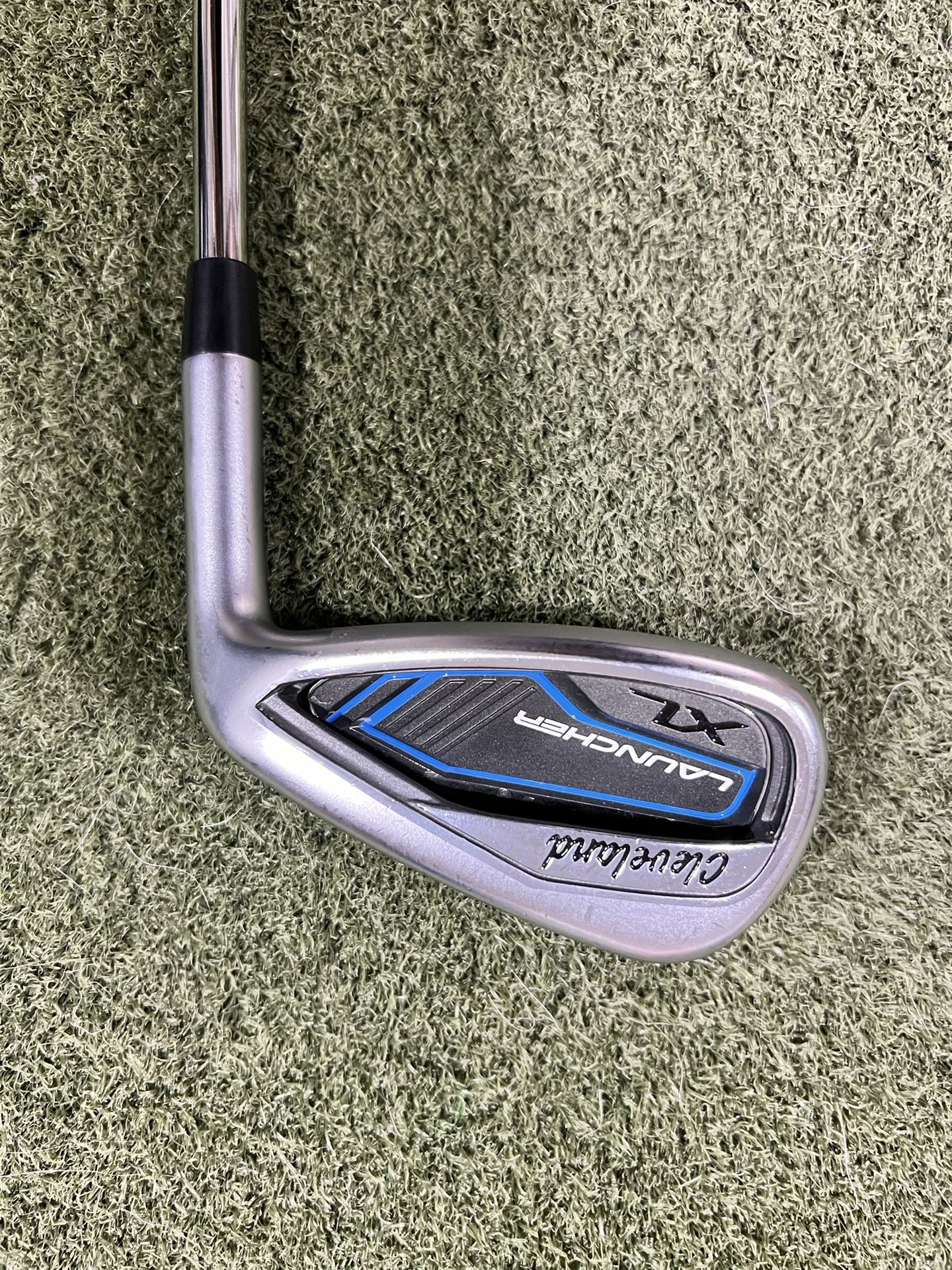 Cleveland Iron Set With Golf Bag