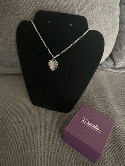 women’s Love necklace