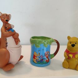 POOH COLLECTIBLES SET