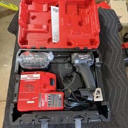 Milwaukee M18 FUEL 18V Lithium-Ion Brushless Cordless 1/4 in. Hex Impact Driver Kit