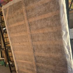 Used QUEEN Foundation 