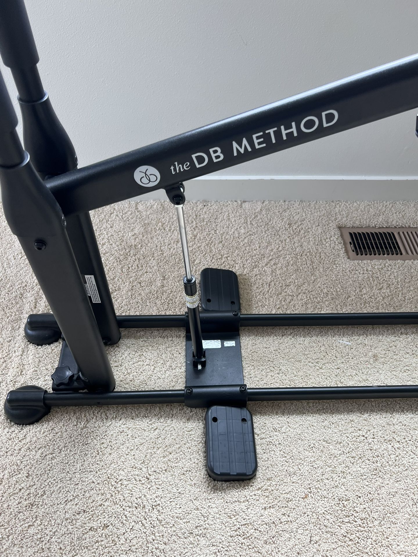 DB Method Squat Machine