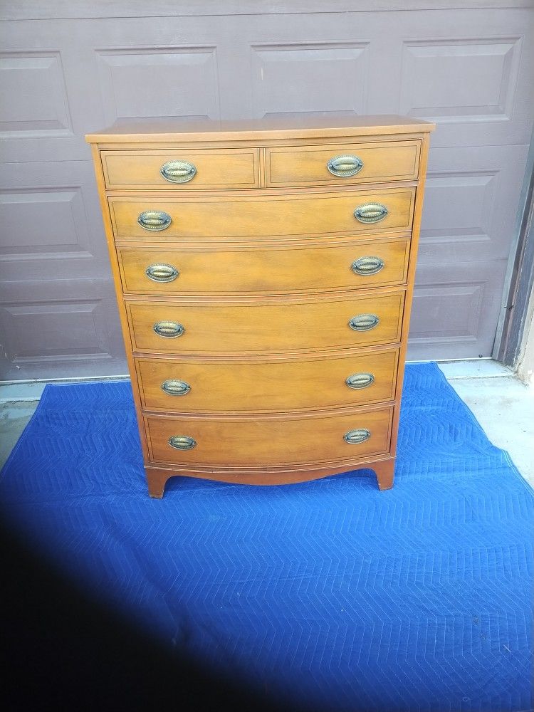 Heritage Henredon Antique 5 Drawer Chest