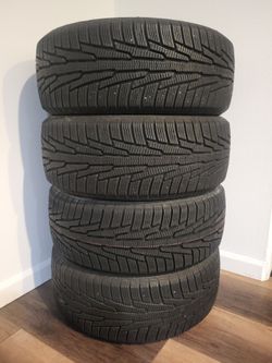 215/50R17 Hakkapelitta R Tires