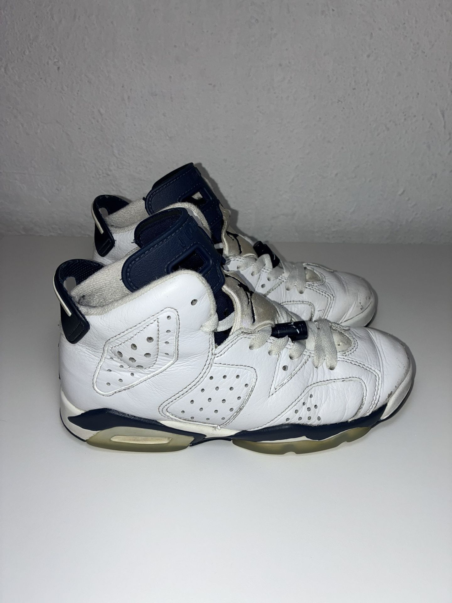 Nike Air Jordan 6 Retro Midnight Navy 2022 Youth Size 4Y // Women’s Size 5.5
