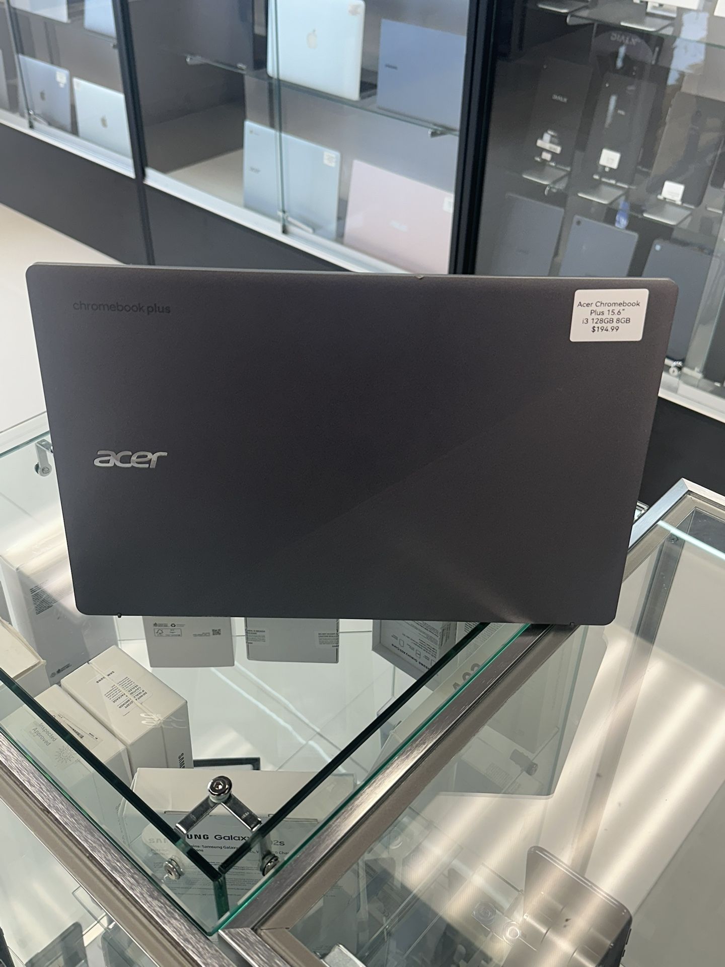 Acer Chromebook Plus 15.6  i3 128 GB 8 GB