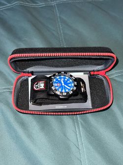 Luminox 3050/3950 Navy SEAL Colormark: A Rugged Tactical Timepiece Blue Dial