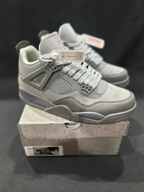 Jordan 4 Retro Wet Cement. Size 9