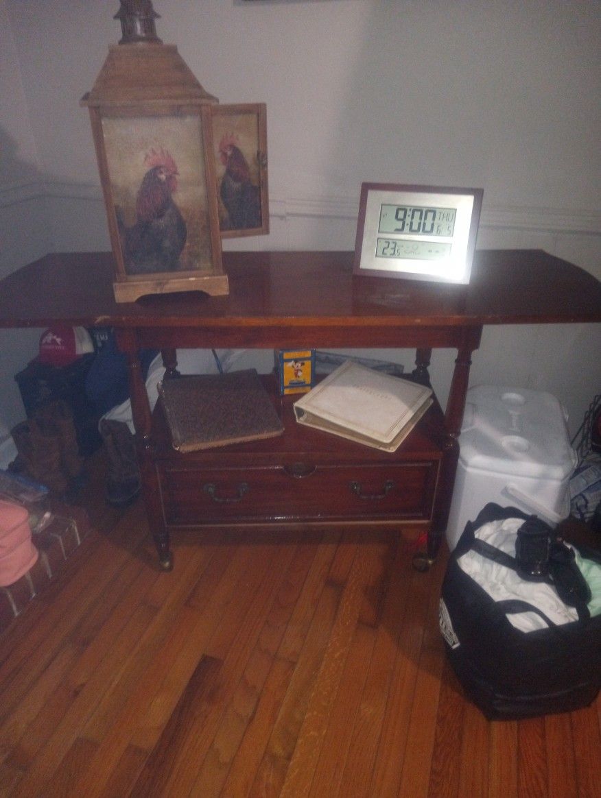 Vintage Leaf Drop Buffet