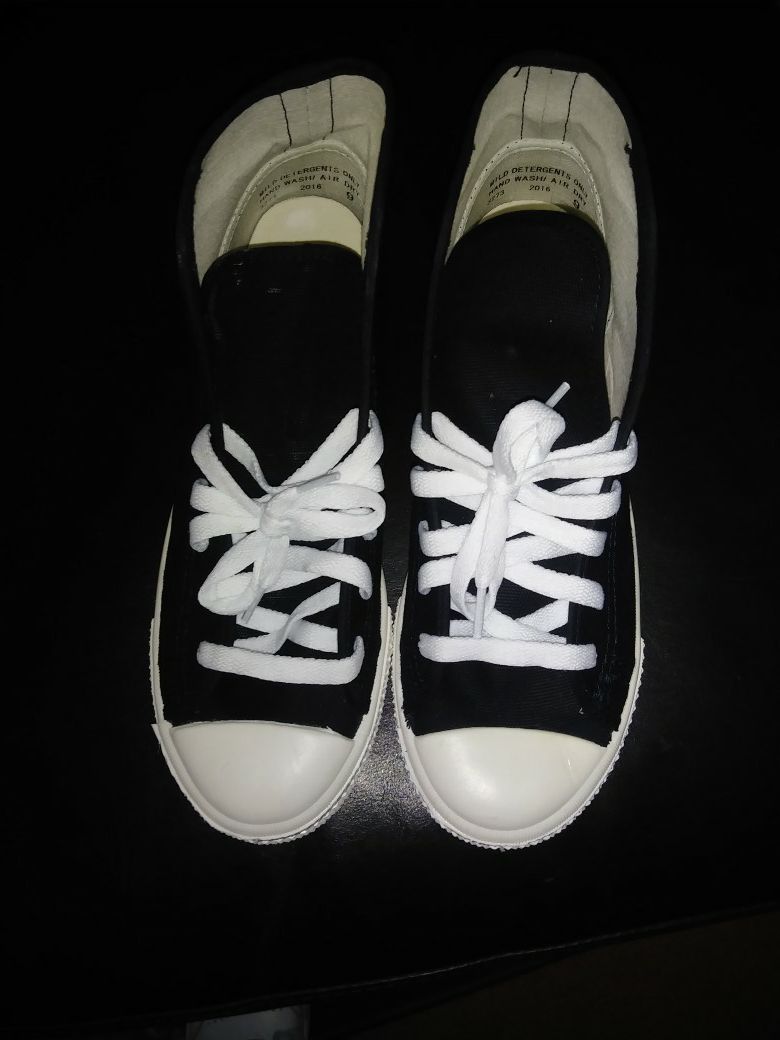 Cal Pia prison shoes for Sale in Nuevo, CA - OfferUp