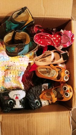 Little girl clothing, shoes, crib, playpen and toys