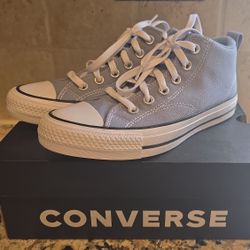 CONVERSE Kids Size 5. Brand New!!