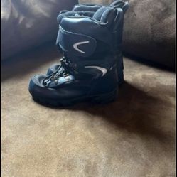 Big Boys Snow Boots Size 4