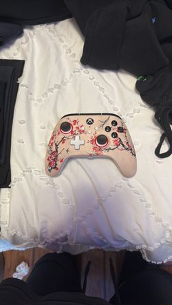 Xbox Wireless Controller Cherry Blossom Edition