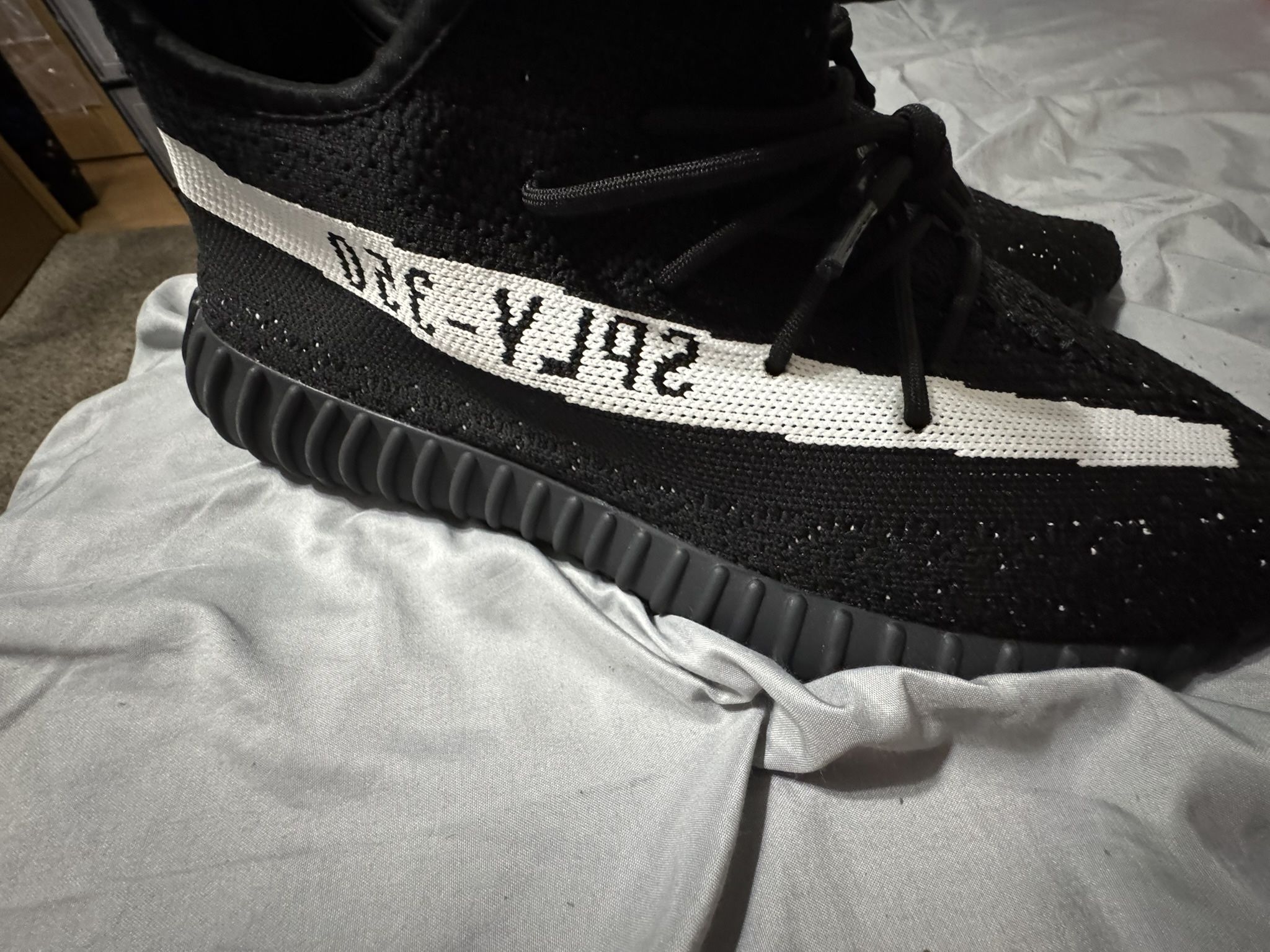 Yeezy 350 Size 12.5 Good Condition Never Worn