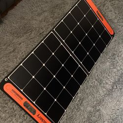 Jackery SolarSaga 100W Portable Solar Panel - Foldable, Working Perfectly